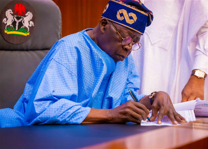 President Tinubu Extends Free Train Service to January 7