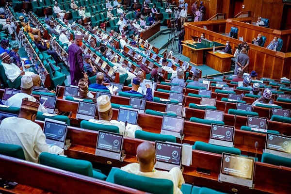 House of Reps Urges CBN to Boost Circulation of New Naira Notes, Begins Gradual Withdrawal of Old Notes